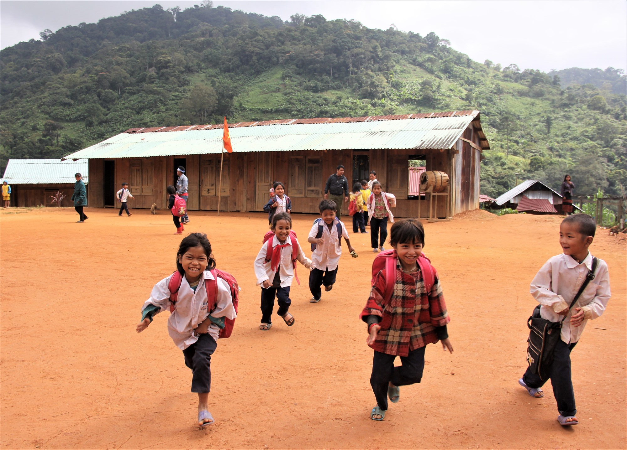 Đi bộ về Hà Giang…