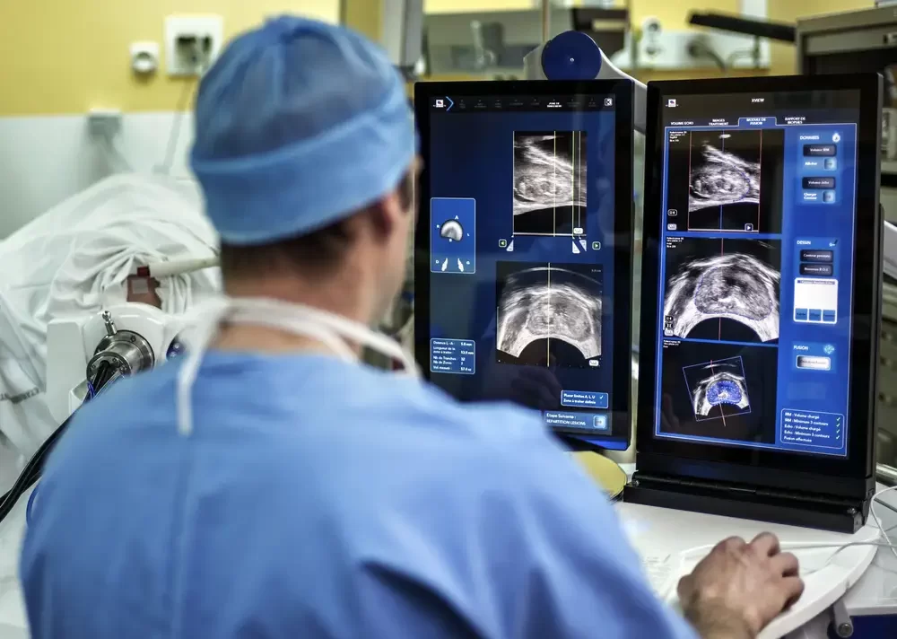 Các kỹ sư phát triển các nhãn dán có thể nhìn thấu cơ thể