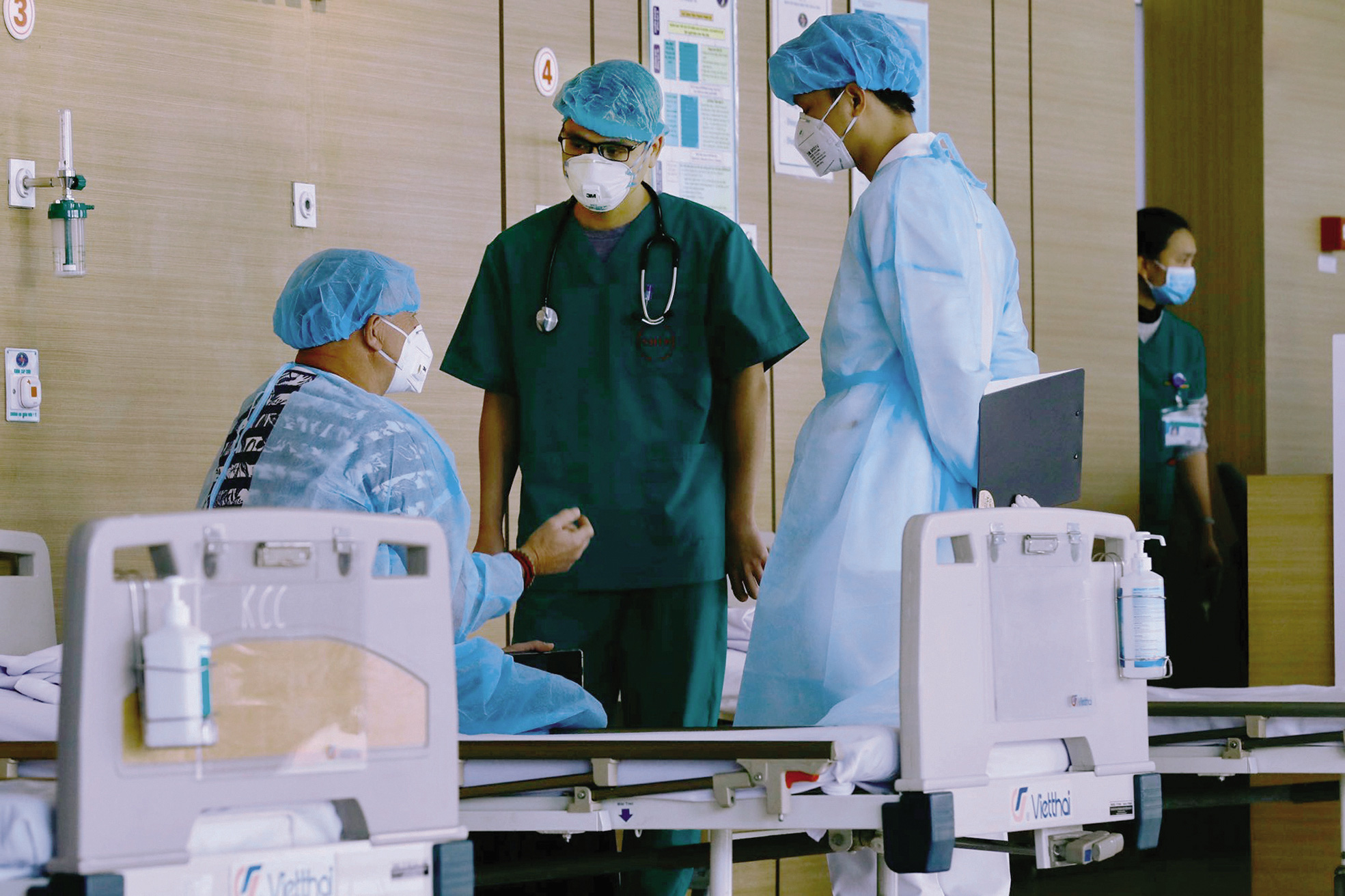 Chảy máu chất xám ngành Y: Lỗi của chính sách tự chủ