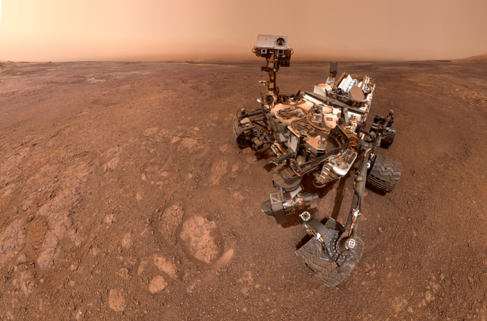 Tàu thám hiểm Curiosity của NASA rong ruổi khắp sao Hỏa