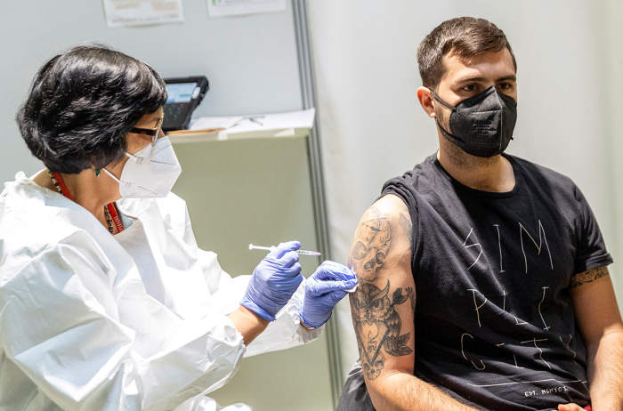 Cấp phép khẩn cấp cho vaccine COVID-19 của Novavax sản xuất