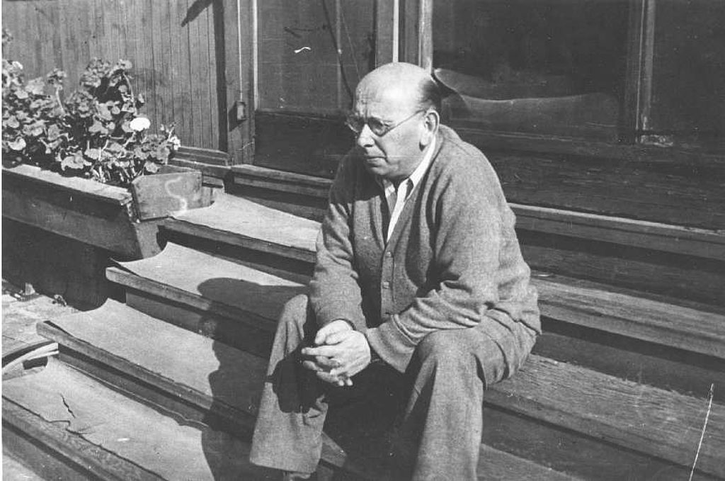 Hanns Eisler – Một đời mâu thuẫn