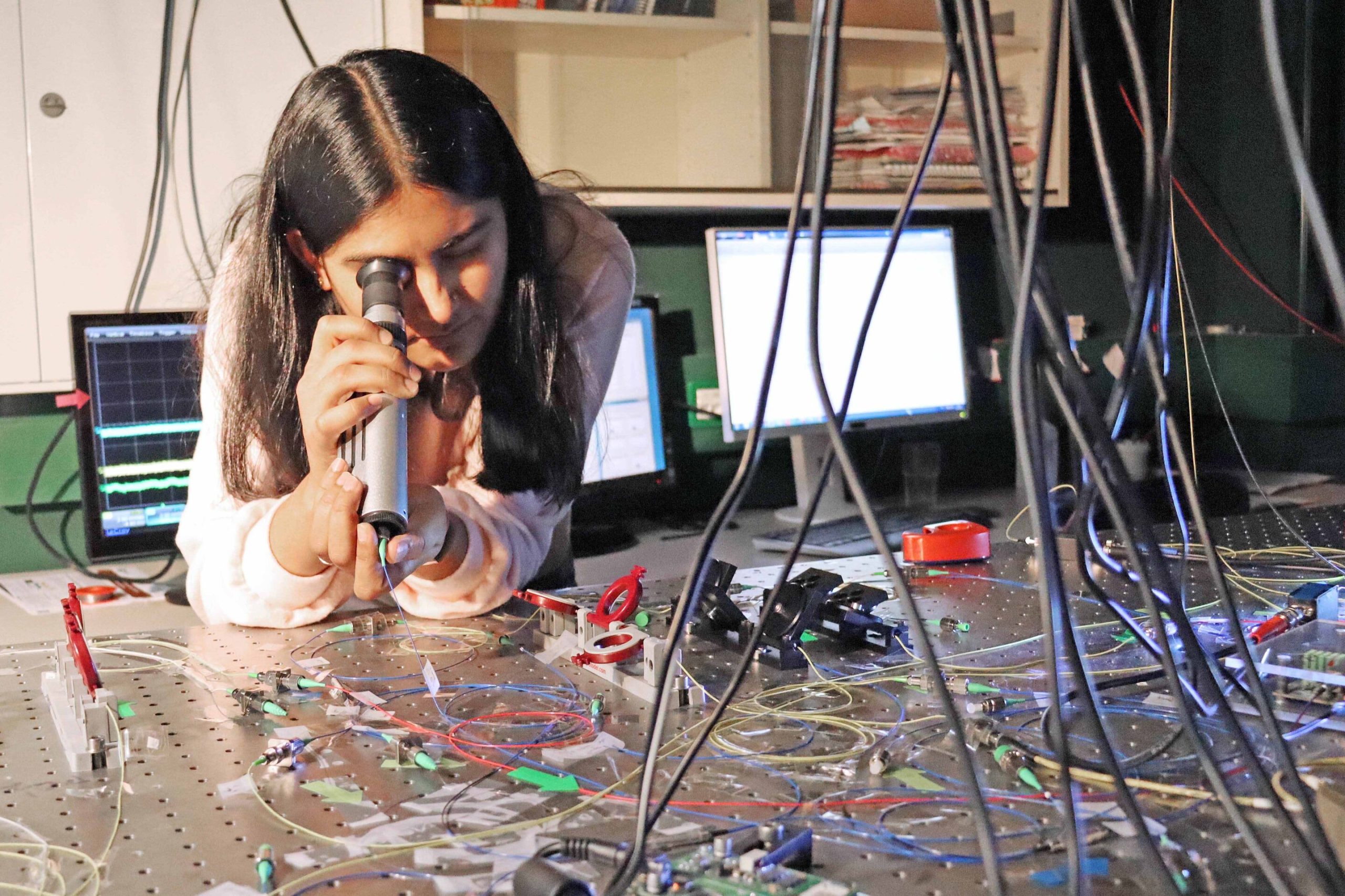 Các xung ánh sáng có thể hành xử như khí ngoại lai