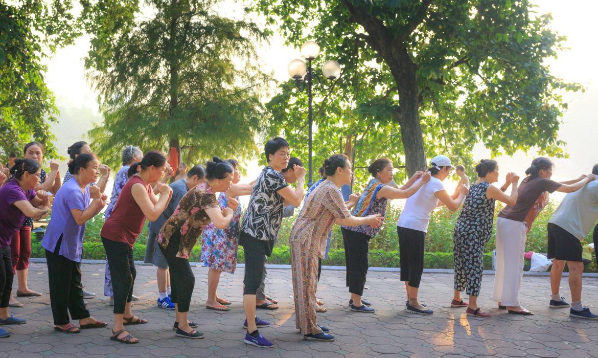 Kinh tế chăm sóc trong bối cảnh già hóa dân số nhanh: Cơ hội ở đâu?