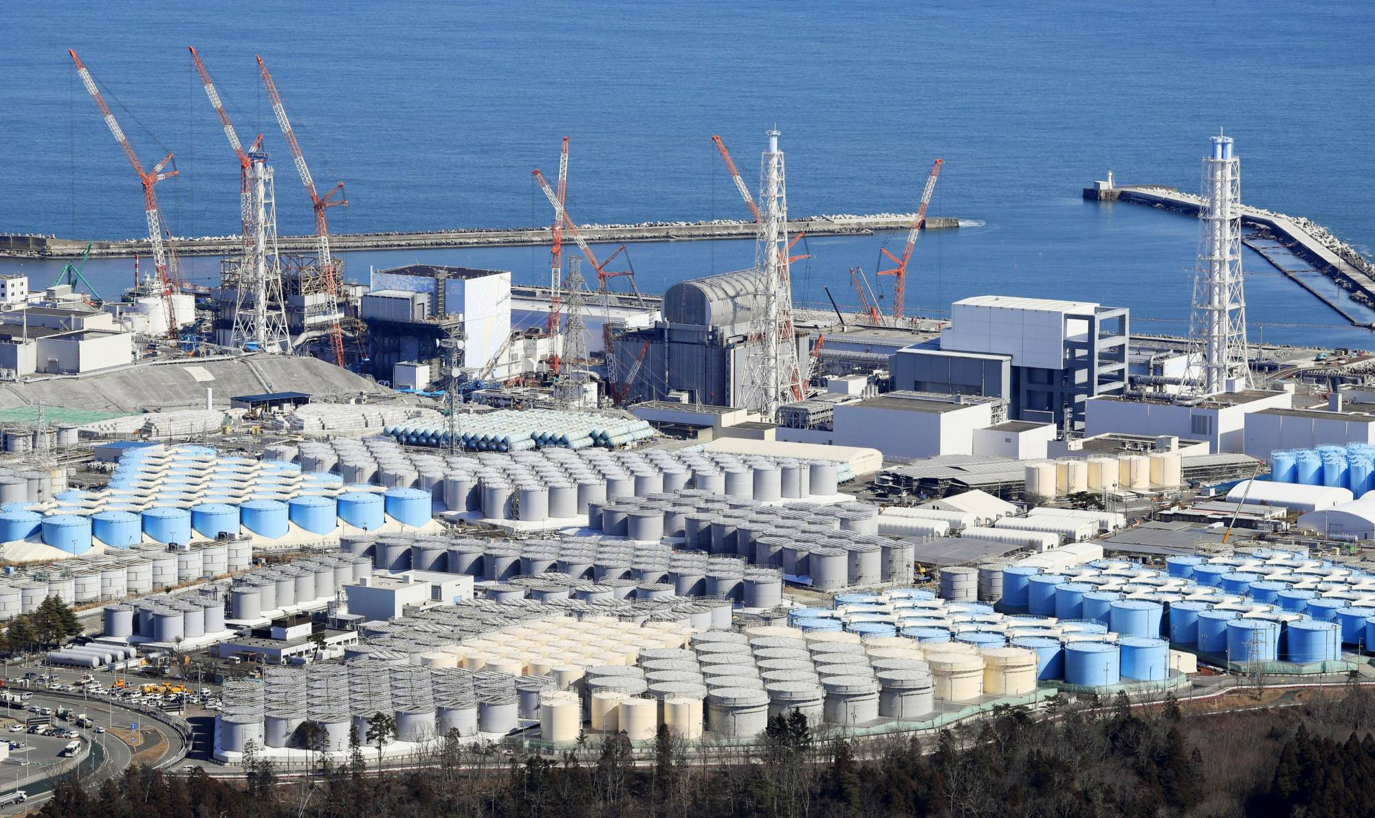 Nước Fukushima đủ an toàn? Các nhà khoa học nói gì?