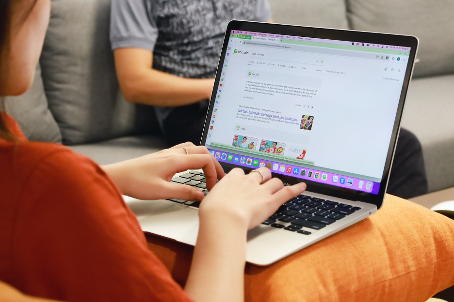 Ra mắt ứng dụng AI Chat và AI Search cho người Việt