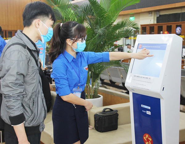 Dịch vụ công trực tuyến: Sao người dân chưa mặn mà ? 