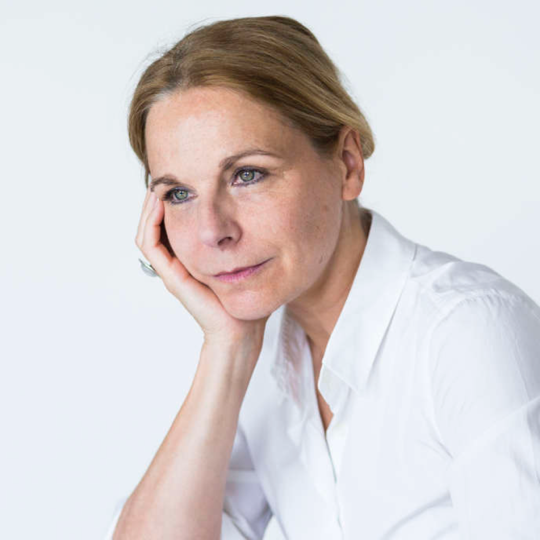 La fille: Hãy viết đi, phụ nữ! Dù tiểu thuyết là giống đực