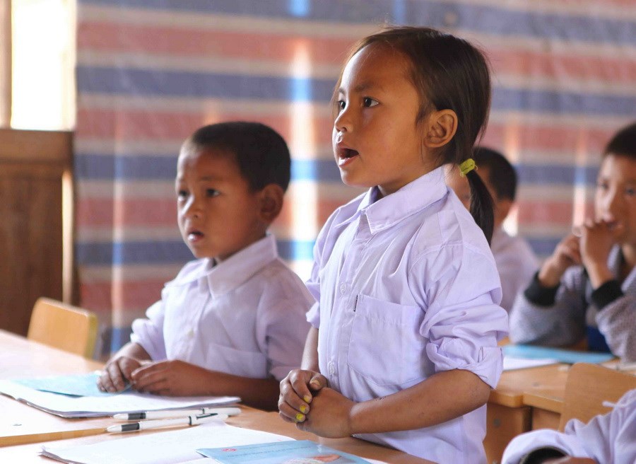 Chính sách phổ cập giáo dục tiểu học: Lợi ích dài hạn và liên thế hệ 