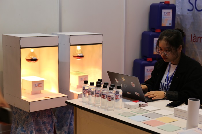 Sơn làm mát thụ động cho các bề mặt ngoài trời