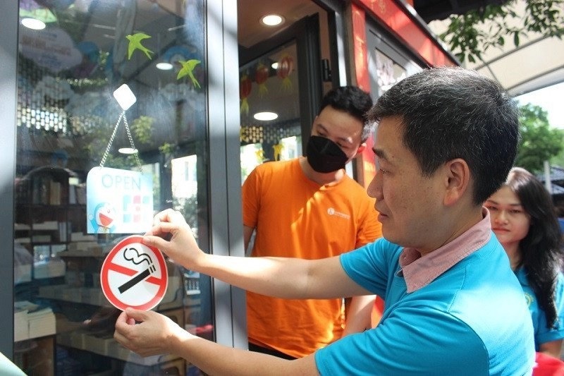 Cấm thuốc lá điện tử: Thế tiến thoái lưỡng nan của pháp luật