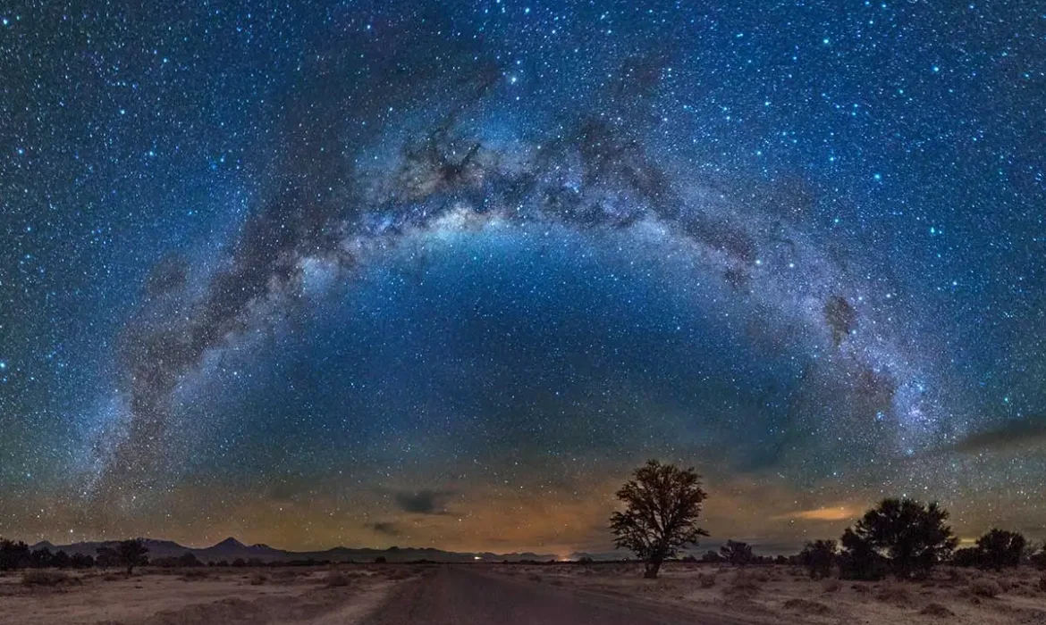 Từ trường trong vũ trụ sơ khai có thể yếu hơn nam châm tủ lạnh cả tỉ lần Từ trường trong vũ trụ sơ khai có thể yếu hơn nam châm tủ lạnh cả tỉ lần