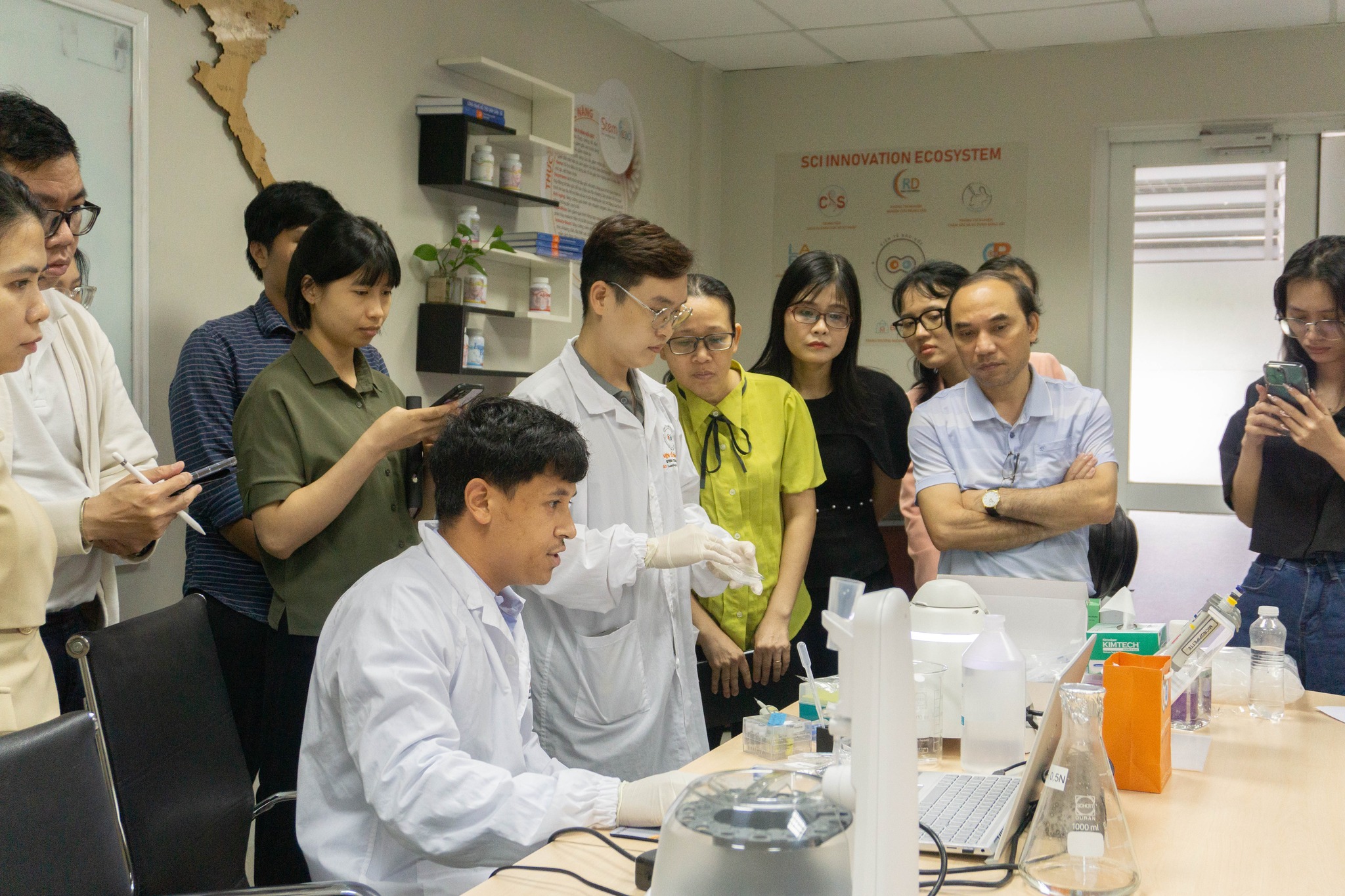 Biết lắng nghe để không tắc nghẽn đường ra thị trường