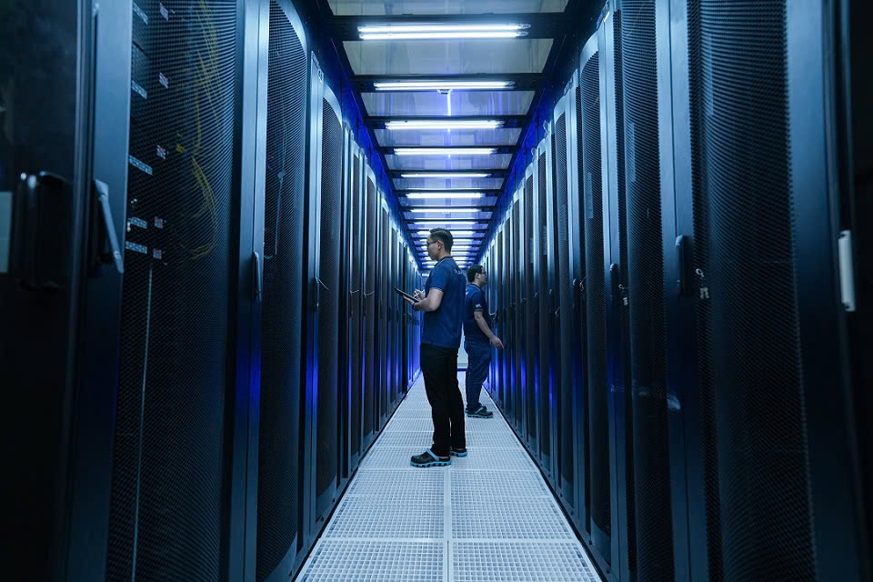 Việt Nam dựa vào AI của ai, dữ liệu của ai, luật chơi của ai?