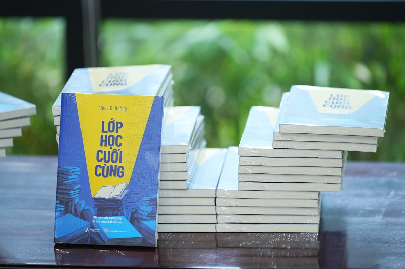 Nếu kiến thức có thể nạp thẳng, việc học còn có ý nghĩa?