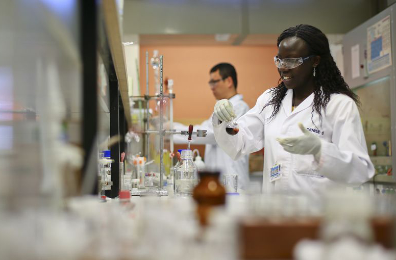 Các học giả da đen xuất bản một phần năm số nghiên cứu của Nam Phi