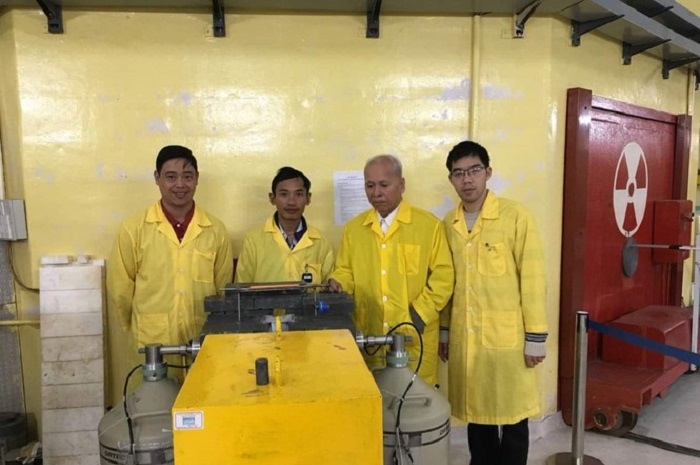 Khai thác kênh ngang số một trên lò phản ứng hạt nhân Đà Lạt